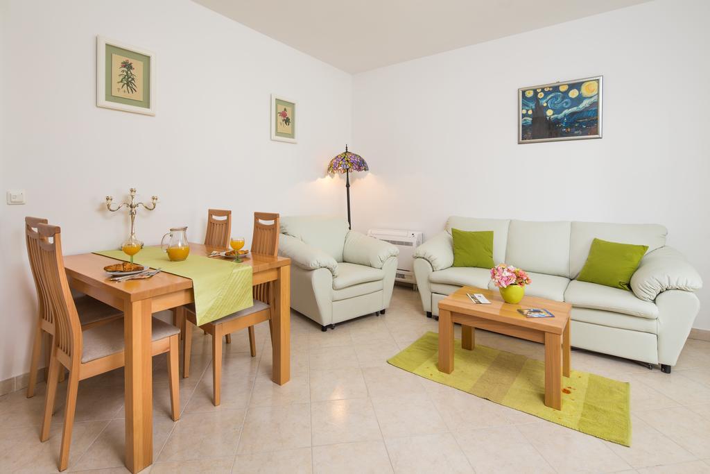 Apartments Leon โปดสตรานา ห้อง รูปภาพ