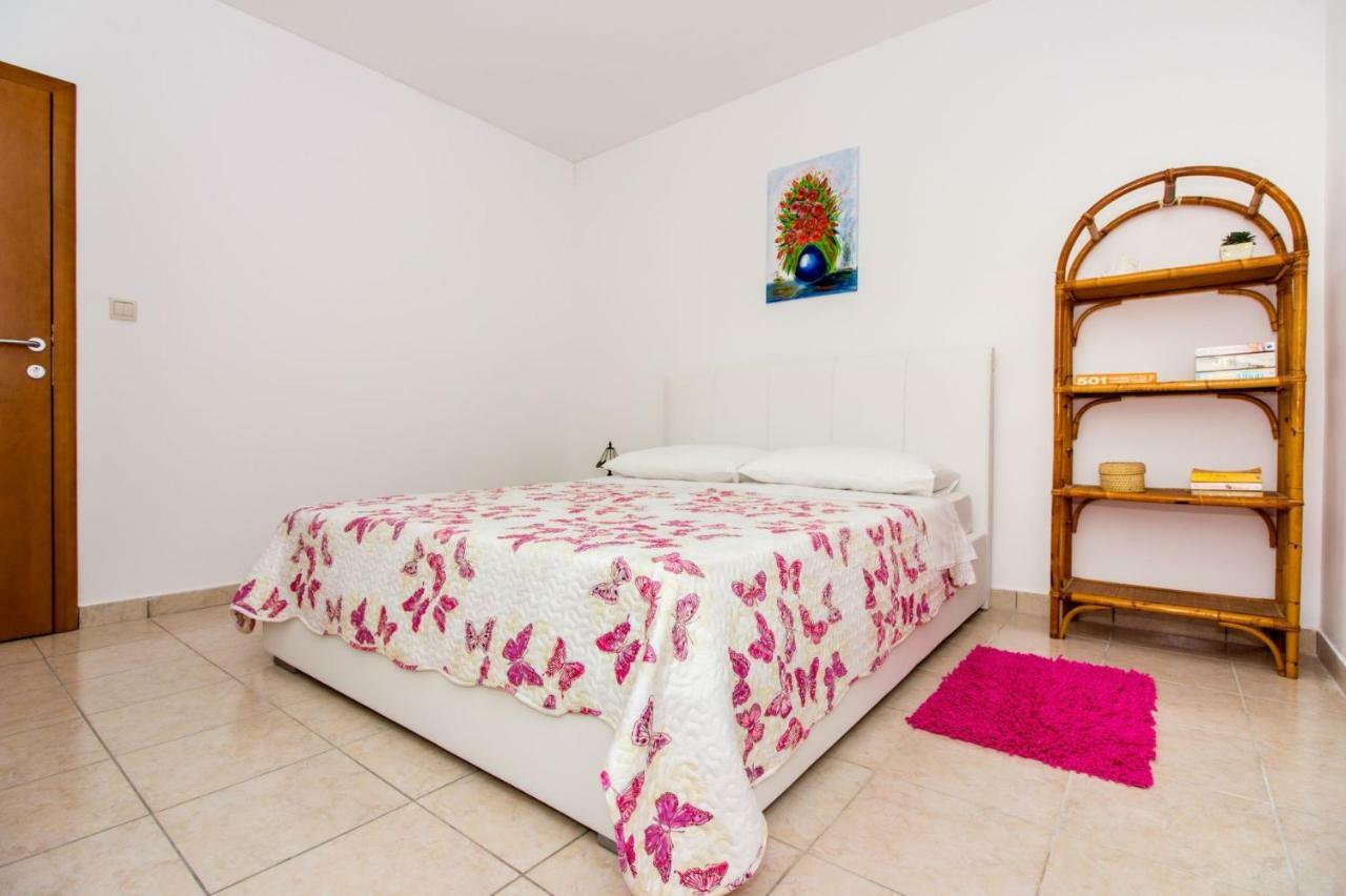 Apartments Leon โปดสตรานา ภายนอก รูปภาพ